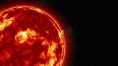 太陽系は宇宙をどのくらい速さで進んでいるのか？