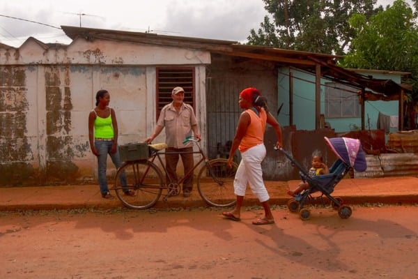 発展途上国で予想外に子どもを持たない人が増加している