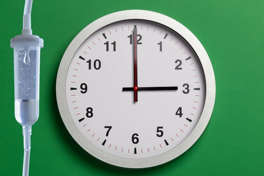 免疫療法は「午後3時」が分かれ目：進行・死亡リスクに大きな差