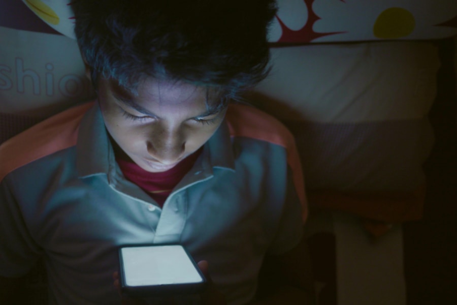 12歳までにスマホを持つと「3つの健康リスク」が高まる