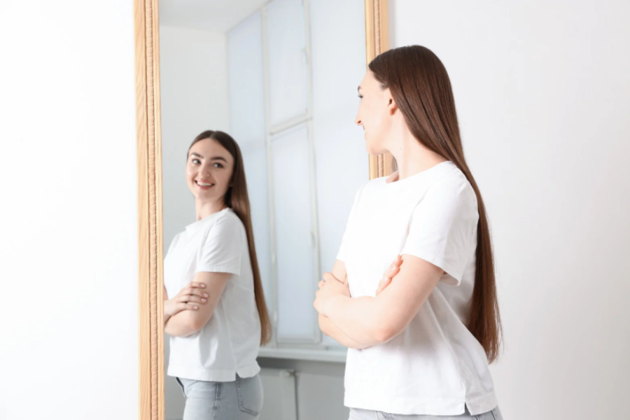 「私なら大丈夫！」ポジティブな自己暗示は本当に効くのか？