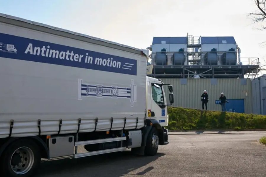 【世界初】反物質をトラックで輸送することに成功 - ナゾロジー