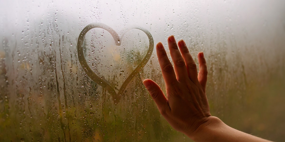 指でガラスをこする「キュッ」も同じ原理で音がする