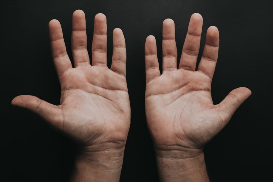 「22万人の指」を調べたら「人差し指と薬指」の長さ比が性的指向と関係していた