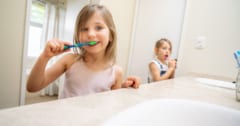 子供の頃に歯ブラシをサボると、大人になって虚血性脳卒中のリスクが高まるの画像 1/1
