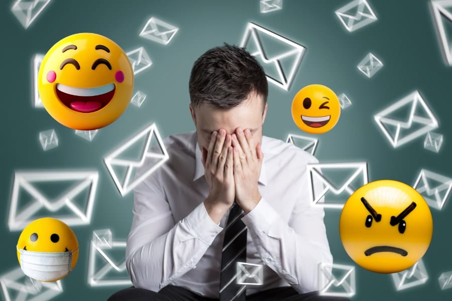 職場での「絵文字」使用は、自分の評価に影響を及ぼす