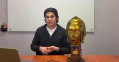 AIを搭載したリアルな「C-3PO」を自作した男性ーー実際に会話できるの画像 1/1