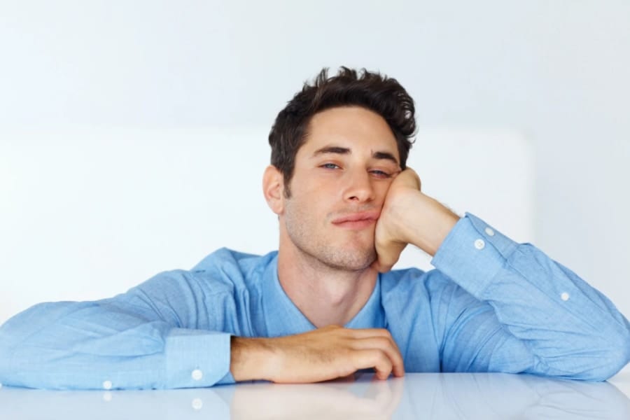 周囲から「退屈な人」と思われやすくなる心理的特徴とは？
