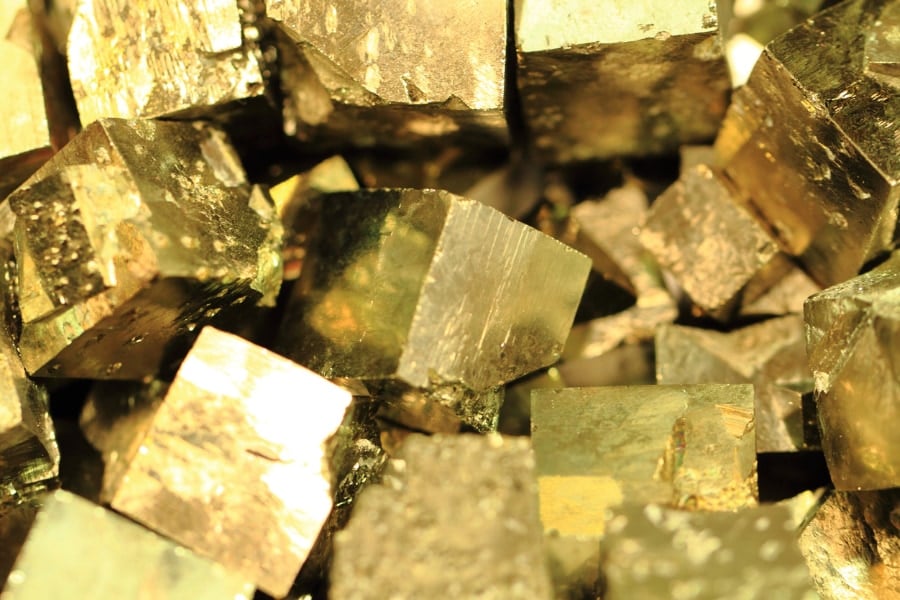 愚者の金「黄鉄鉱」の中に本物の金が高濃度で閉じ込められていた