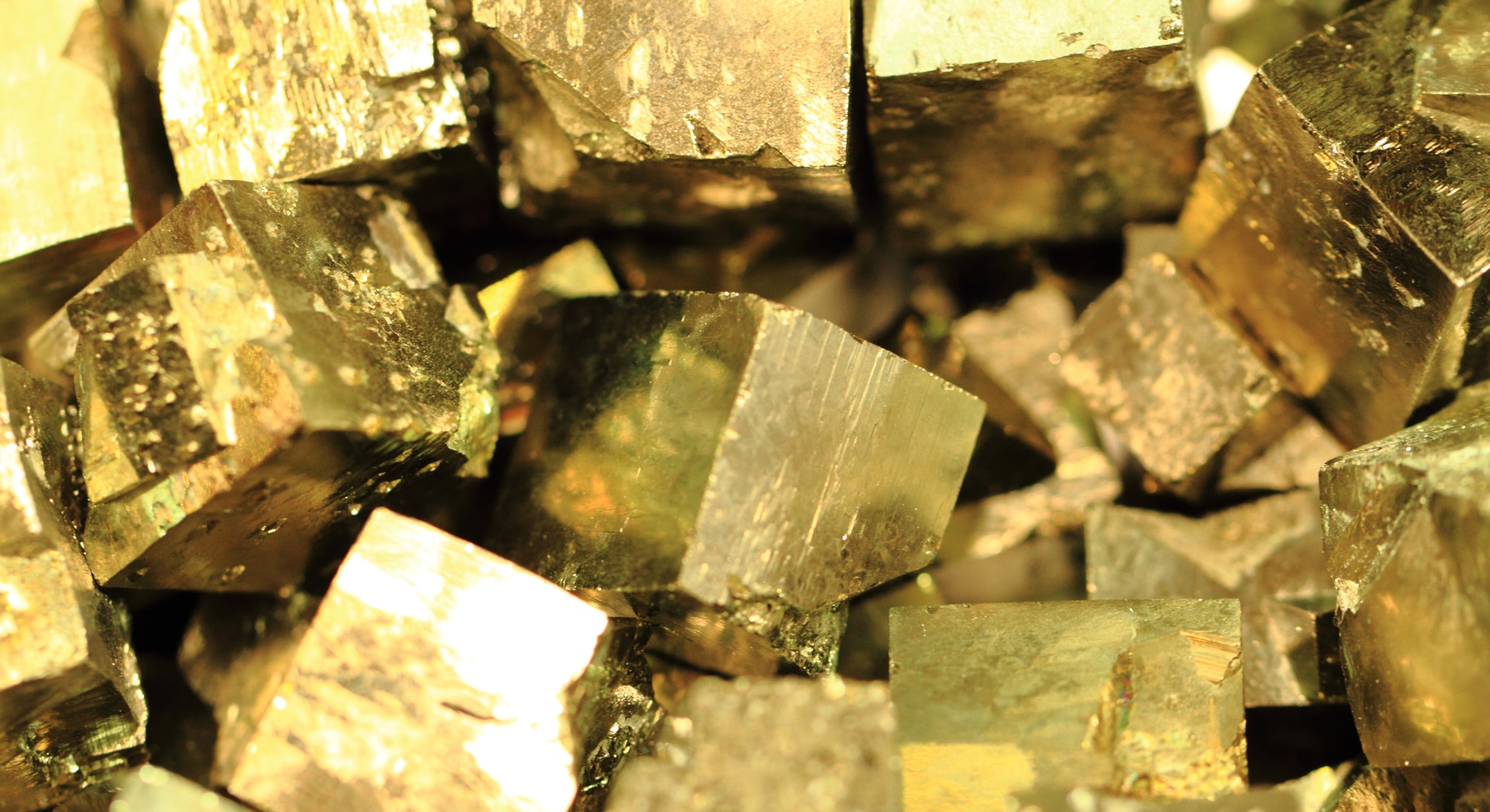 愚者の金「黄鉄鉱」の中に本物の金が高濃度で閉じ込められていた