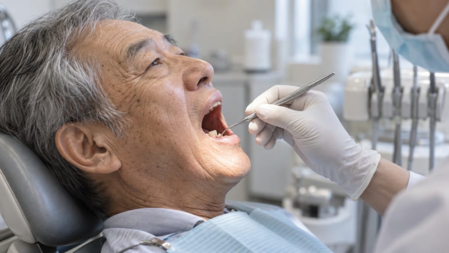 歯ぐきから血が出やすい人に、認知症が多かった