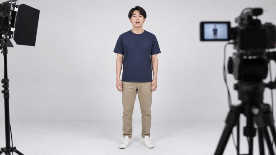 同じ男性の声を「12通り」に変えた動画