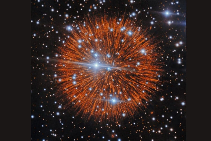 「宇宙の花火」を拡大したら、巨大な真珠が連なっていた──1粒で海王星の軌道10個ぶん