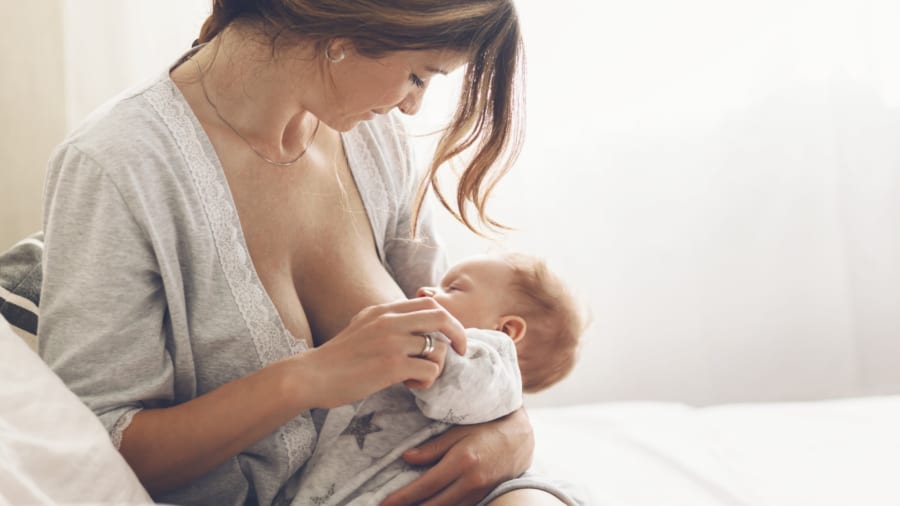 母乳を出すのに、胸の大きさは要らない