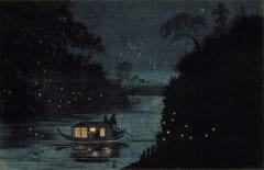 夜の川と木々をえがいた浮世絵。明かりのともる小舟のまわりに、小さな黄色い光の点が散らばっている