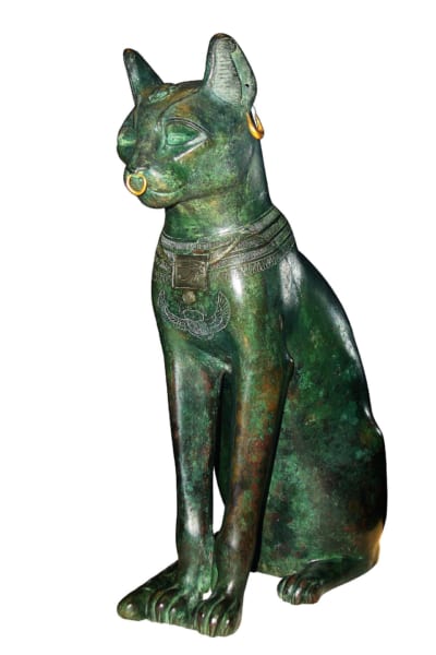 古代エジプトの青銅製のネコの像