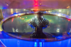 液体を「永久磁石」に変化させることに成功の画像 1/5