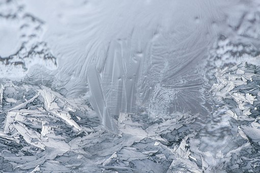 月面には1億トンの「氷」が存在するかもしれない