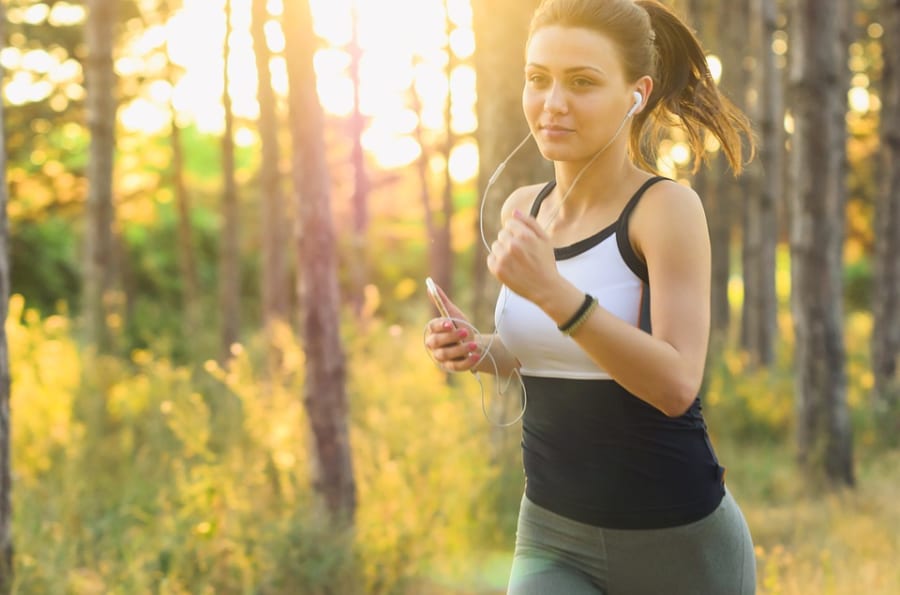 運動は朝食前がベスト。健康維持には空腹時のエクササイズが効果的と判明