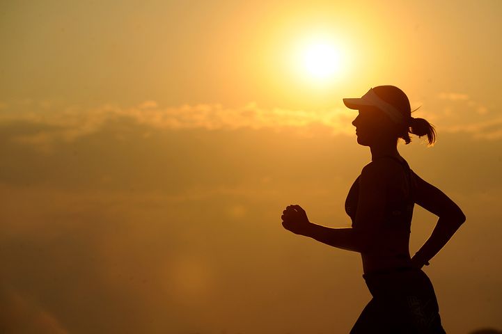 【朝or夜】運動に最適なのはドッチ？2つの研究が矛盾した結論を発表