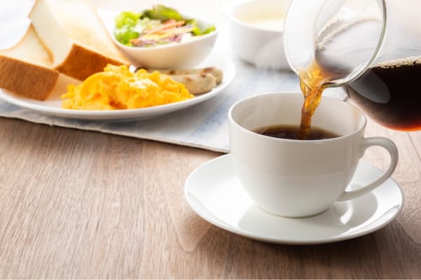 朝に飲むコーヒーは健康効果が高いと判明！