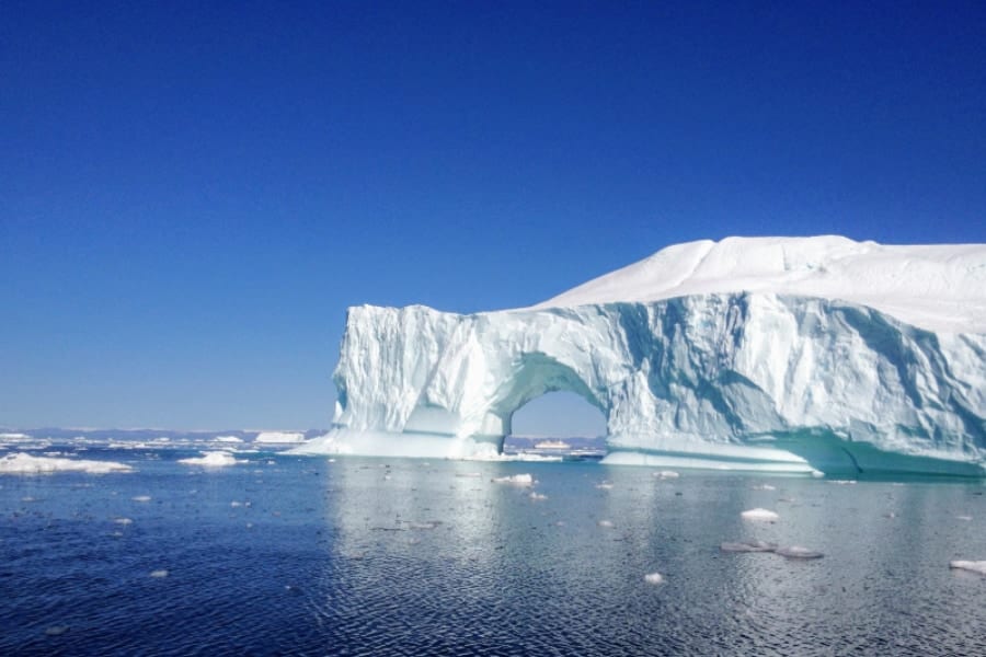 北極の海氷面積が「史上最小」を記録、氷が溶けると何が起こる？