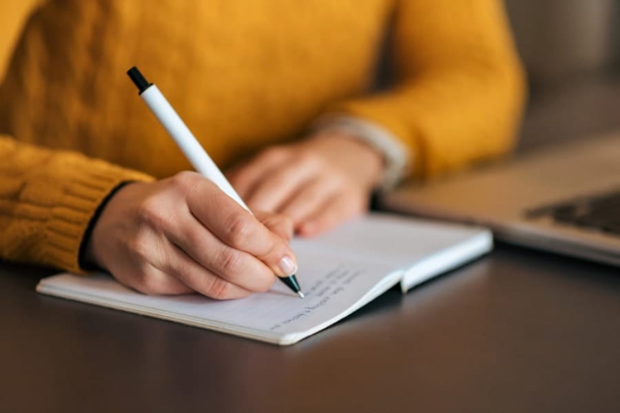 ポジティブ体験を書き出すと幸福度が高まる！特に効果的な「2つのテーマ」とは？