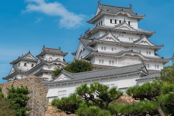 姫路城が10万円で売られた！明治の廃城令を現代に残る名城はどう乗り越えた？