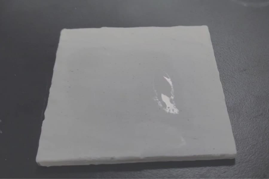 「汗をかいて」家の中を涼しくする塗料を開発【エアコン電気使用量40％減】
