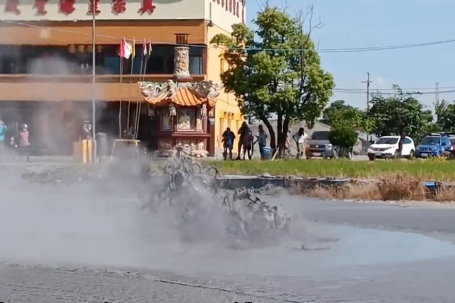 台湾で泥火山が噴火、その正体とは？【動画】