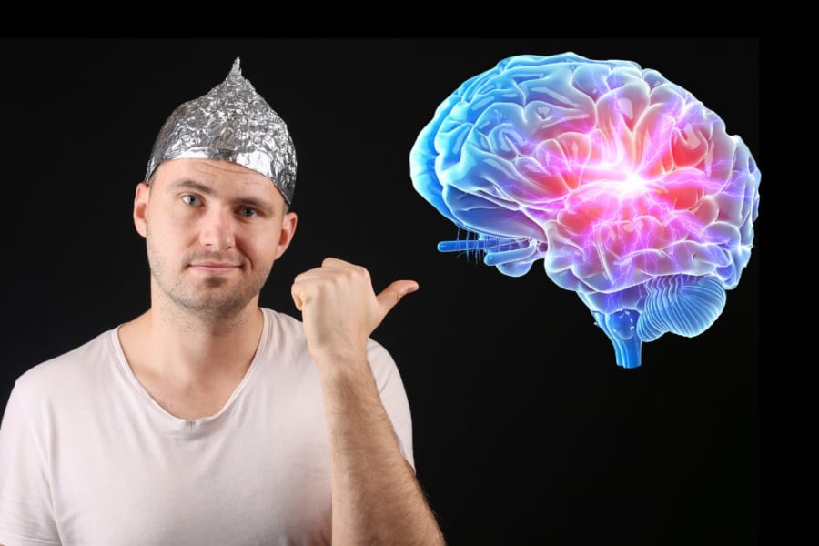 陰謀論を信じる人は脳内の情報処理が異なると判明