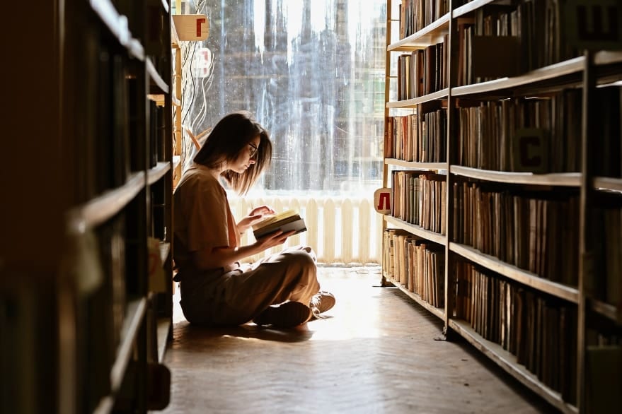 小説家の半数は「AIに取って代わられる」と感じている