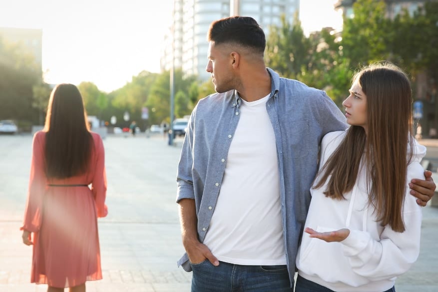 「浮気に踏み出しやすい人」の共通点とは?