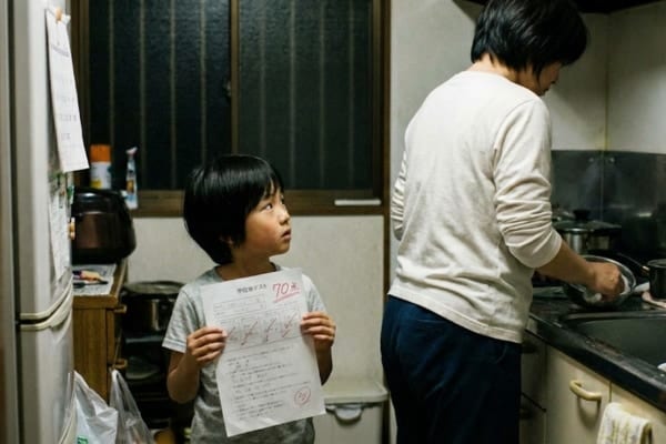 「自分を責める癖」は親の影響?2タイプの完璧主義とインポスター症候群