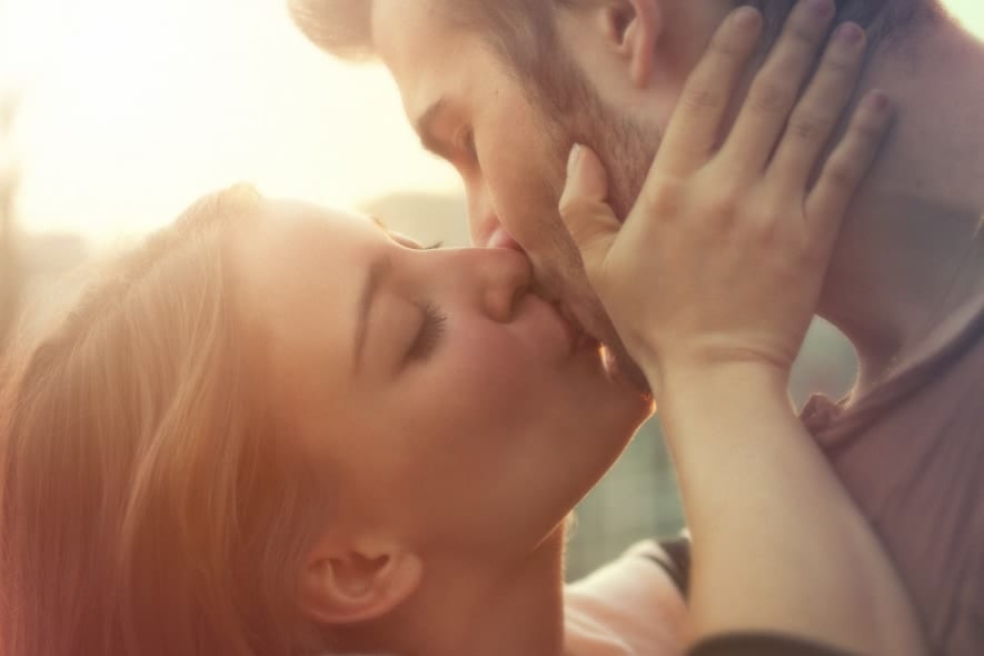 「情熱的なキス」を求めている人とは？日常での”ある傾向”が判明