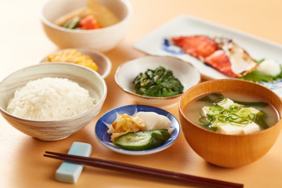 同じ食事メニューが「ダイエット効果を高める」可能性