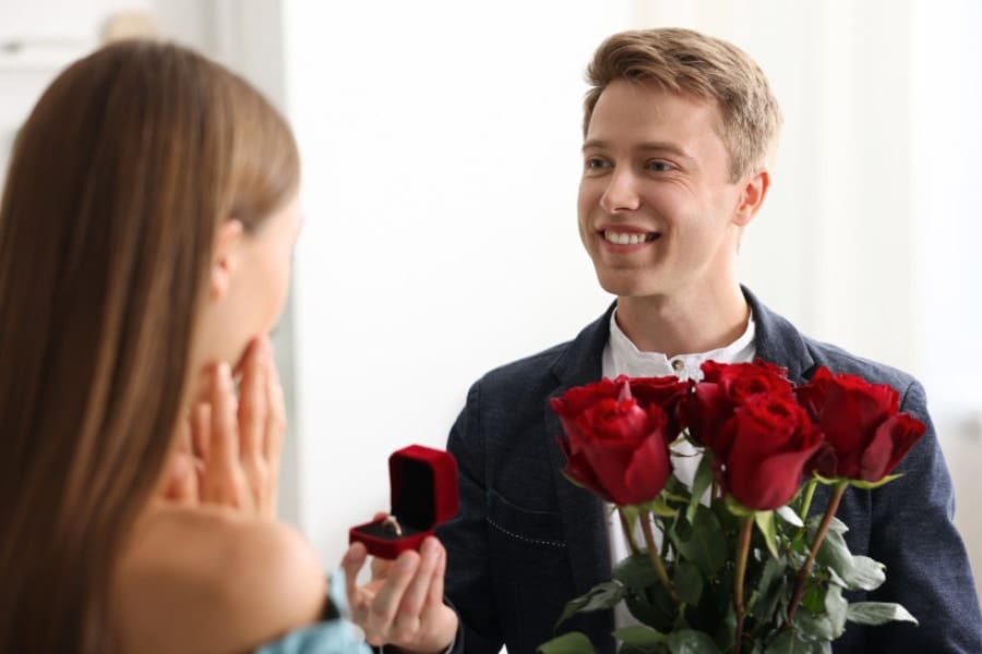 好かれてないのに「執拗にアプローチ」する男性の心理特徴が明らかに