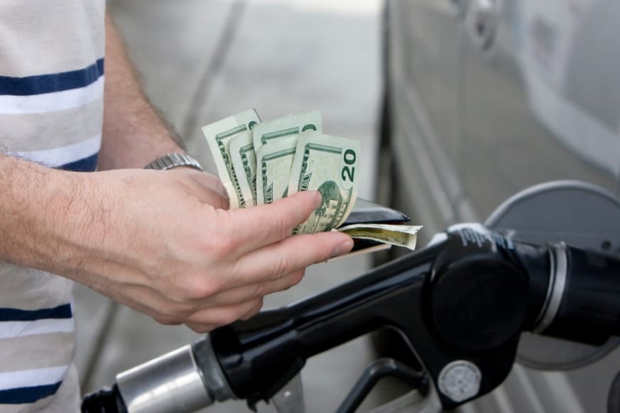 ガソリン代を節約したいなら「速度超過」をやめるべき、全米で1日35億円の節約に