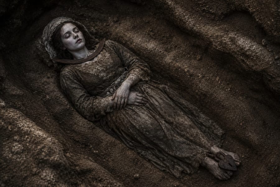 「吸血鬼」と恐れられた17世紀の女性の遺骨を調査した結果…