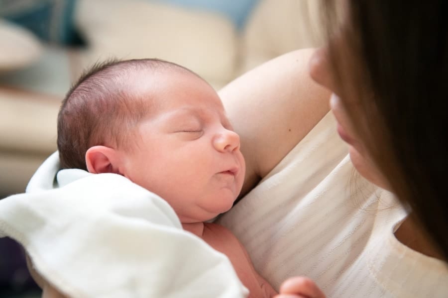 娘より息子のほうが、お産は難しい――人間もウシもゾウも、息子は母親に「高くつく」