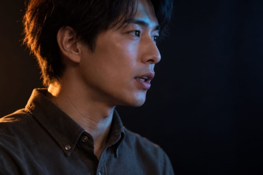 声が低い男性は本当にモテるのか?研究で出た答えとは