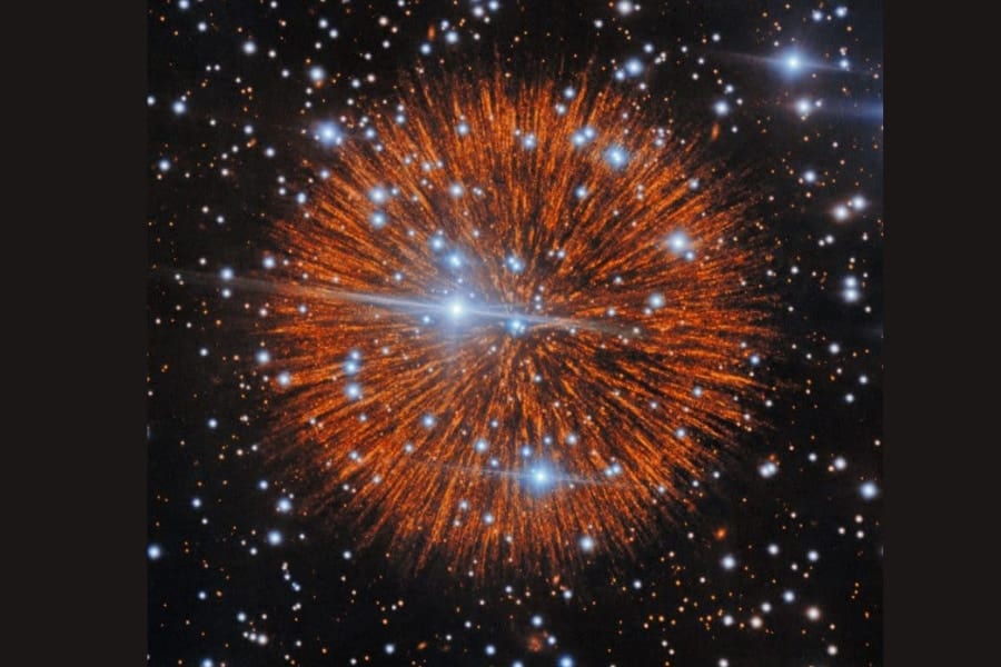 「宇宙の花火」を拡大したら、巨大な真珠が連なっていた──1粒で海王星の軌道10個ぶん