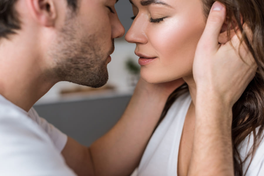 なぜヒトはキスが好きなのか